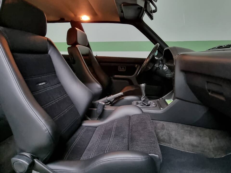 Image 5/100 of BMW 323i (1984)