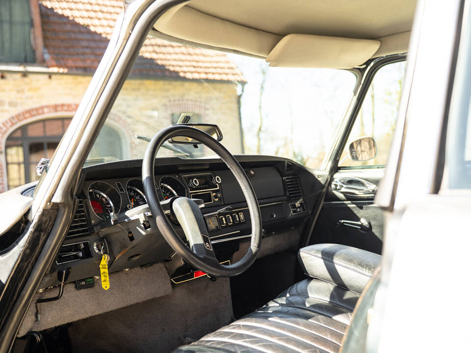 Image 2/53 of Citroën DS 23 Pallas (1972)