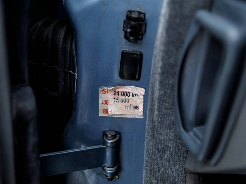Image 17/19 of Mercedes-Benz 300 SE (1990)