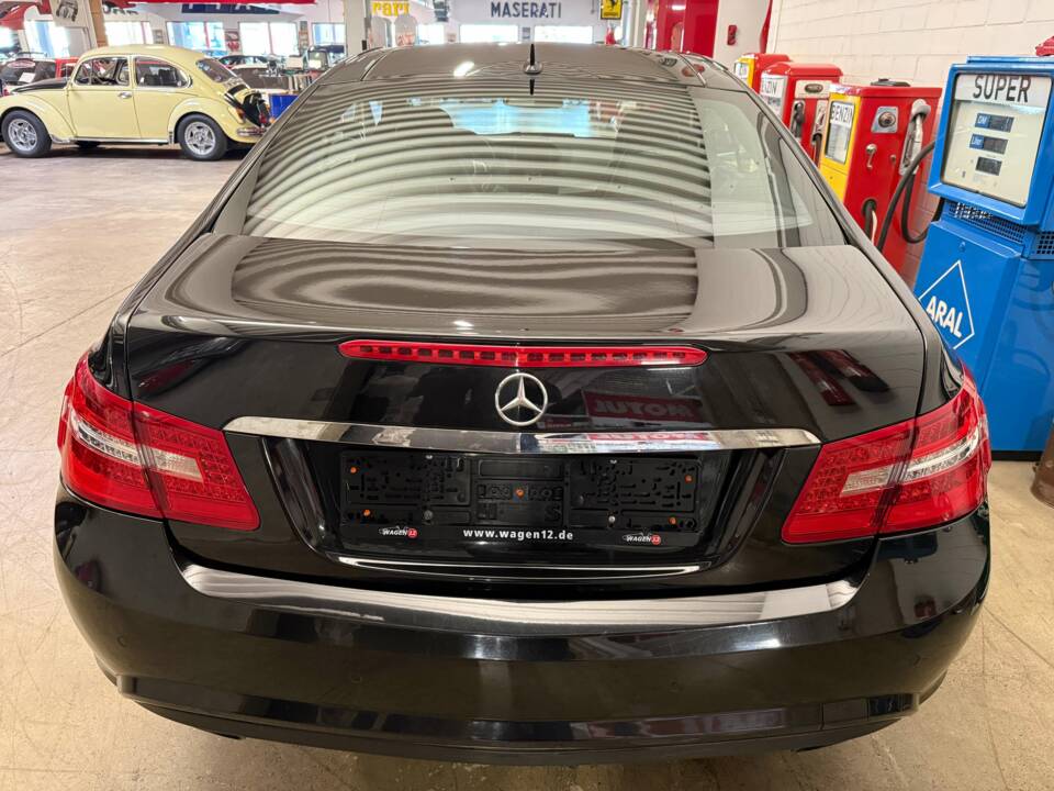 Bild 14/15 von Mercedes-Benz E 350 CDI BlueEFFICIENCY (2012)