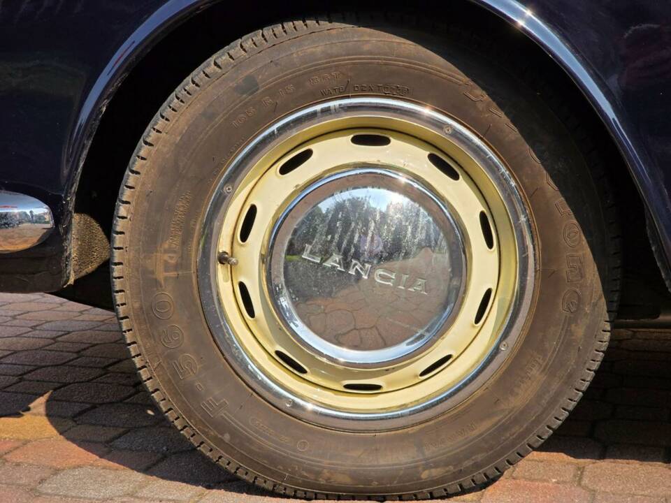 Image 35/38 of Lancia Flavia 1.8 (Pininfarina) (1963)