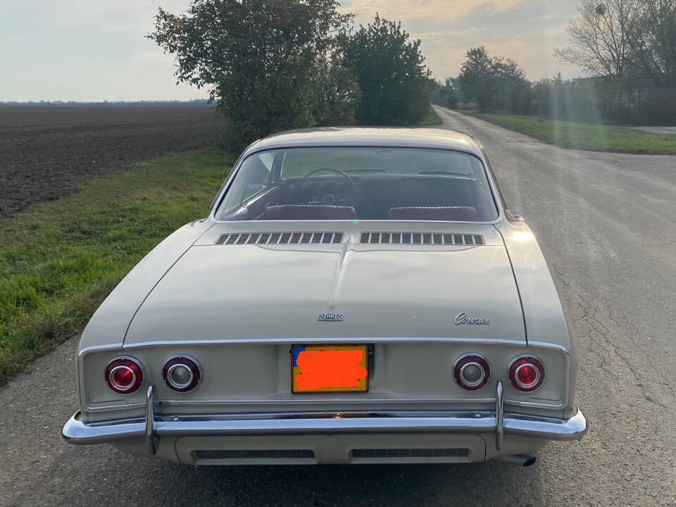 Image 3/13 of Chevrolet Corvair Monza (1965)