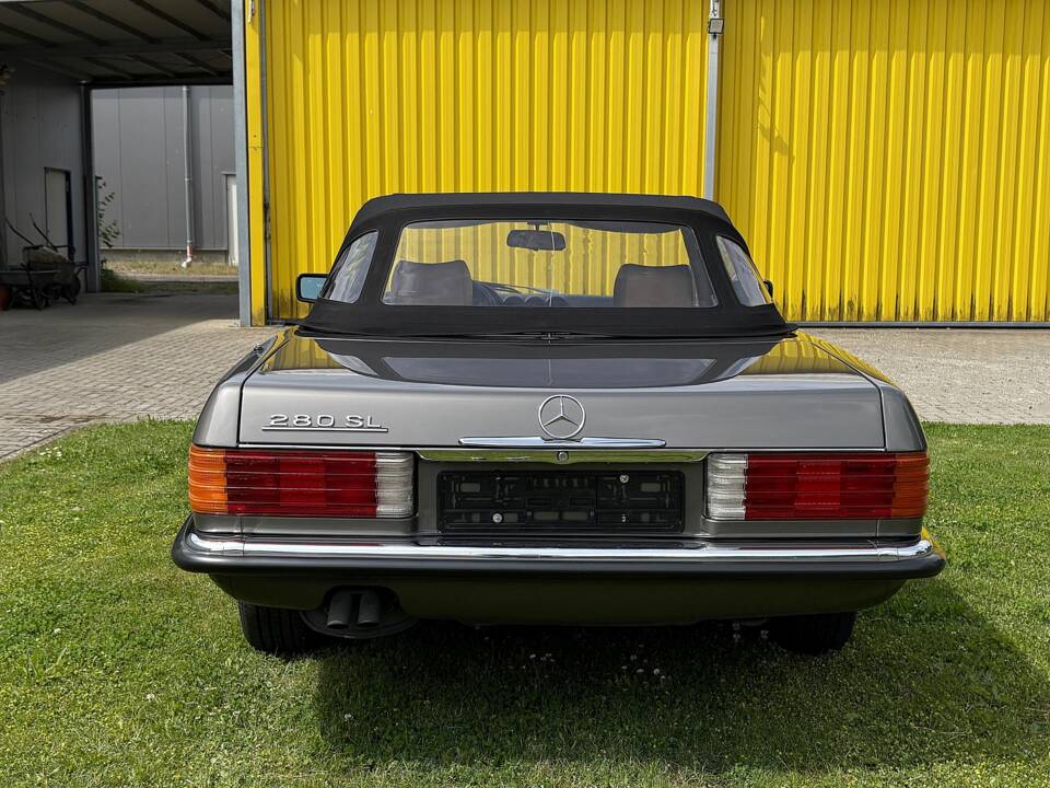 Image 9/24 de Mercedes-Benz 280 SL (1984)