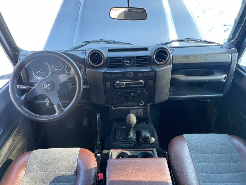 Image 92/98 of Land Rover Defender 130 Double Cab (2008)