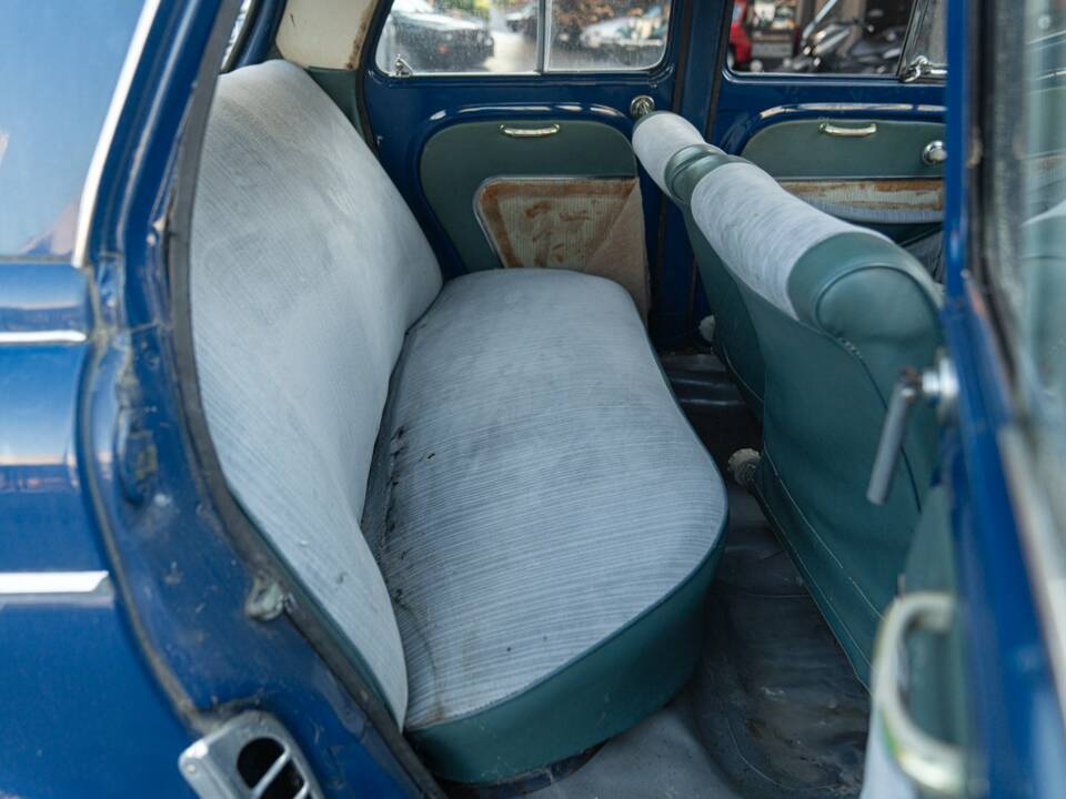 Bild 22/41 von Renault Ondine (1962)