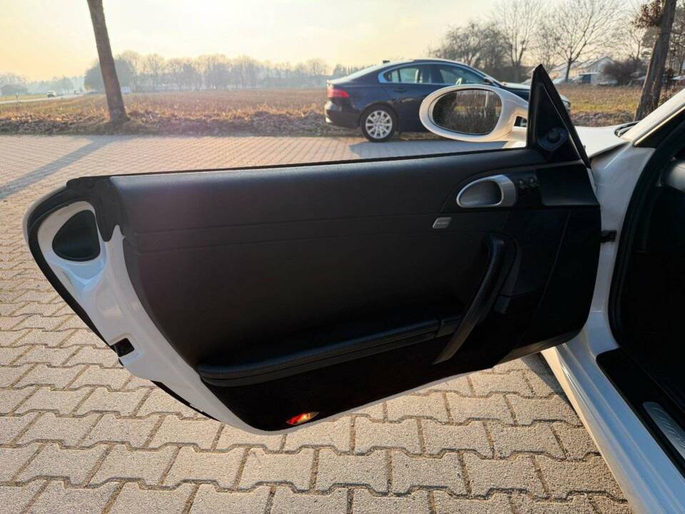 Bild 6/24 von Porsche 911 Carrera S (2004)