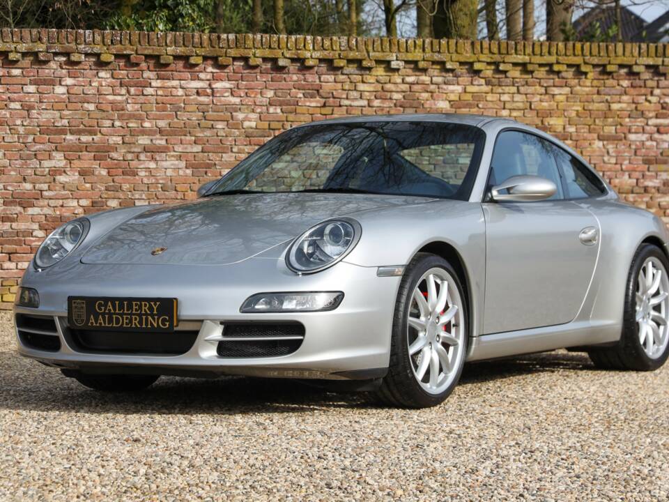 Image 25/50 of Porsche 911 Carrera S (2004)