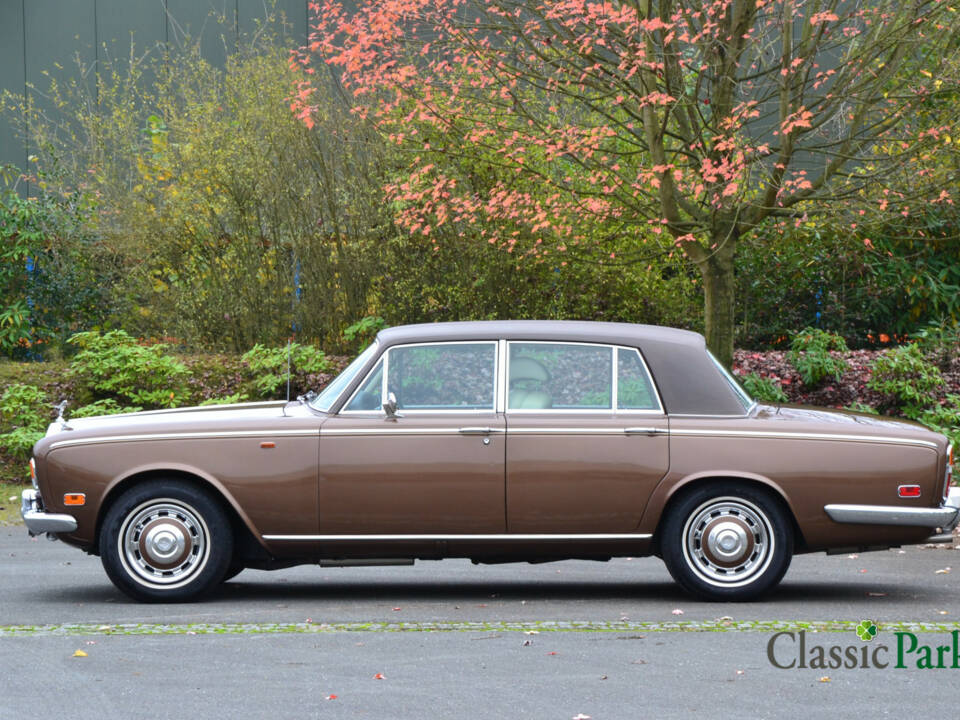 Image 2/50 of Rolls-Royce Silver Shadow I (1973)