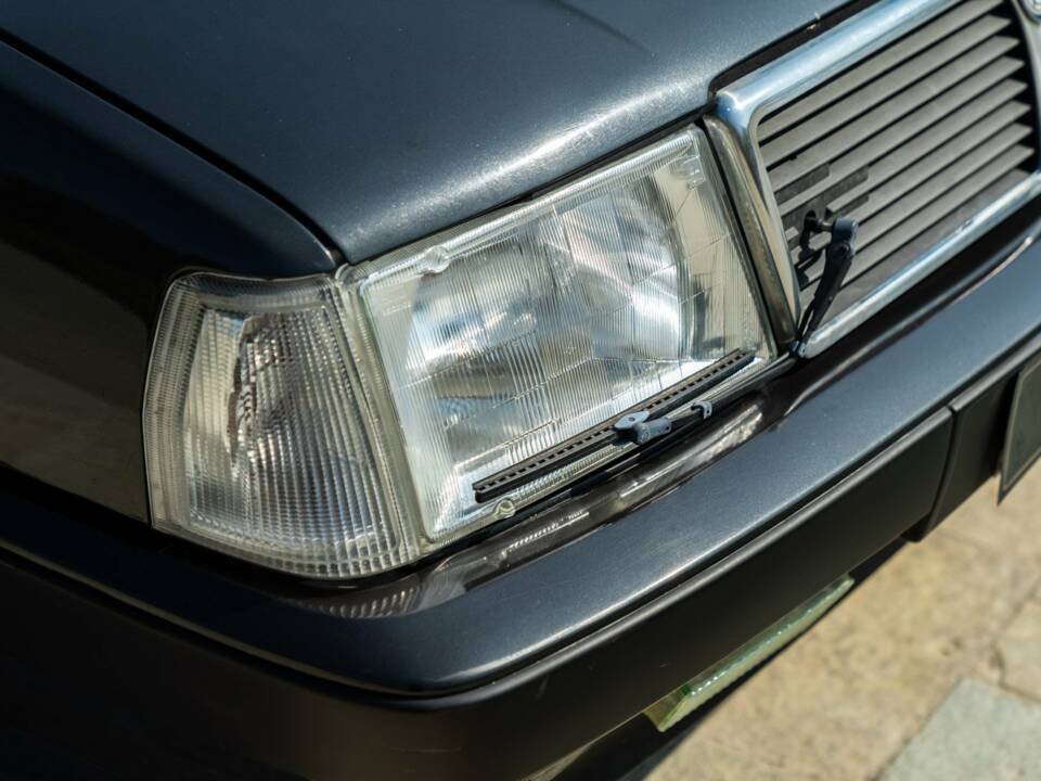 Image 23/50 of Lancia Thema I.E. Turbo (1986)