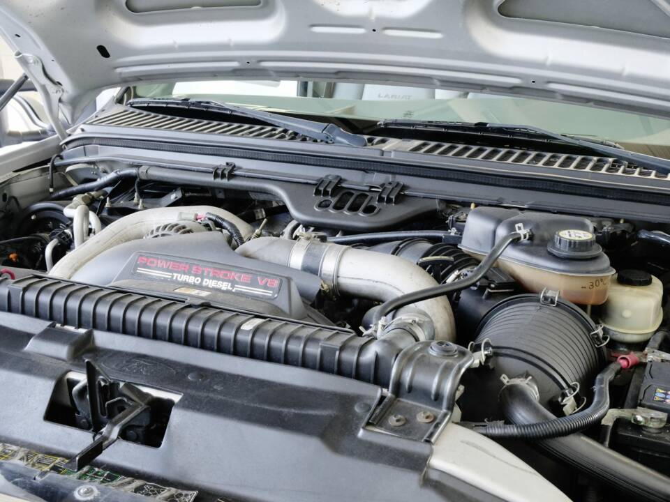 Image 29/41 de Ford F-350 Super Duty (2004)