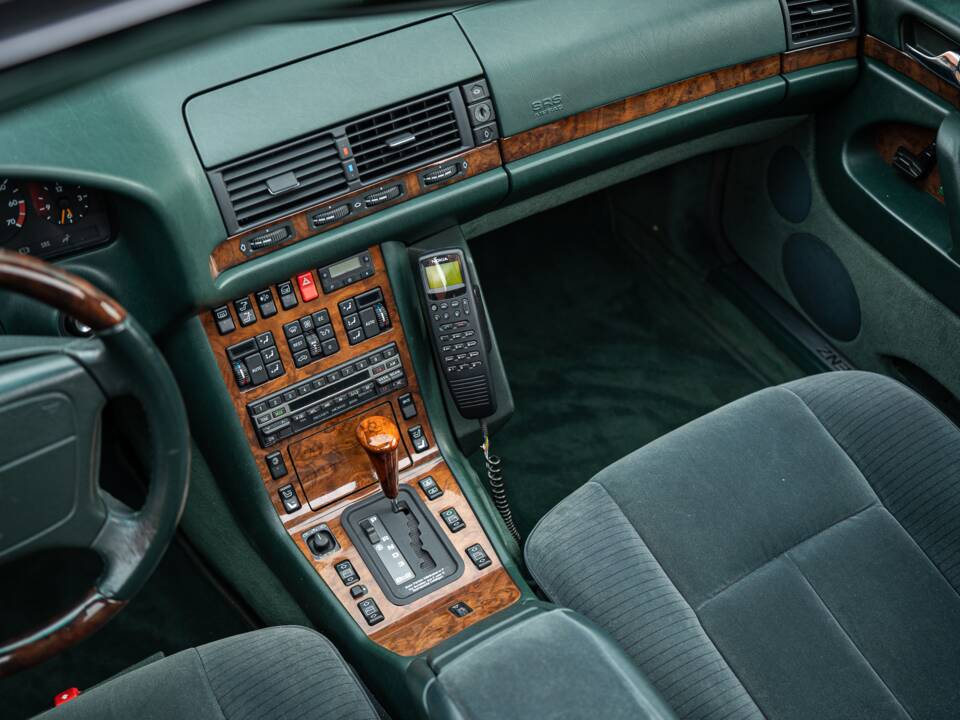 Image 37/54 of Mercedes-Benz 500 SEL (1992)
