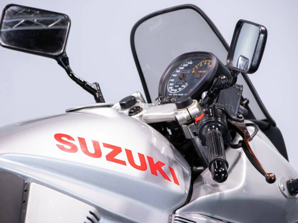 Bild 48/50 von Suzuki GSX 1100 SZ Katana (1982)