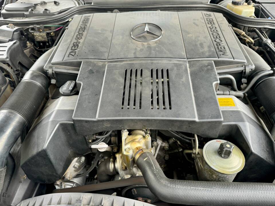 Bild 9/56 von Mercedes-Benz SL 500 (1995)