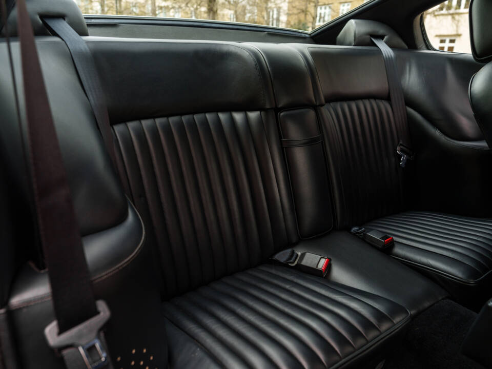 Afbeelding 26/30 van Aston Martin V8 Vantage X-Pack (1987)