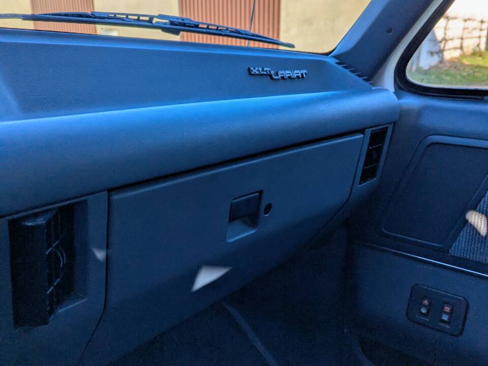 Image 31/65 of Ford F-150 (1991)