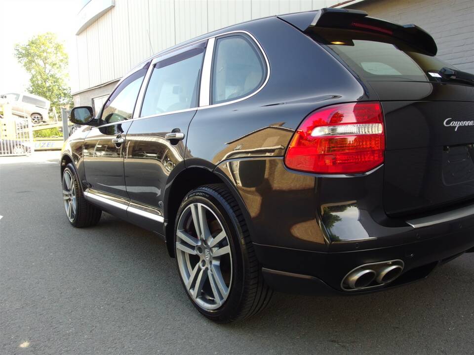 Image 29/93 of Porsche Cayenne Turbo (2007)