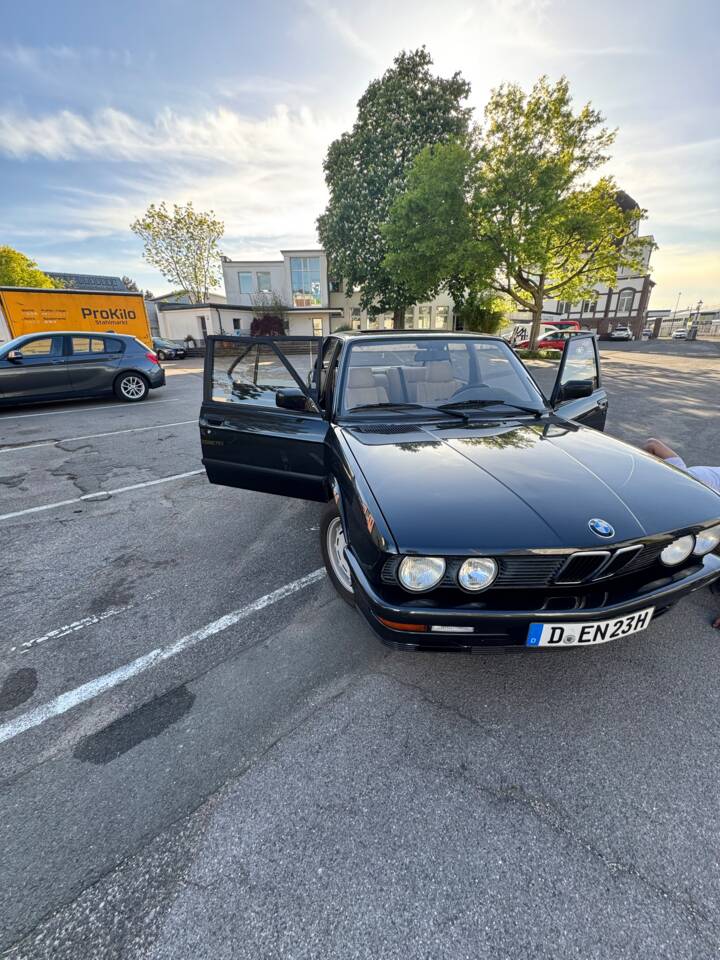 Image 11/12 of BMW M 535i (1987)