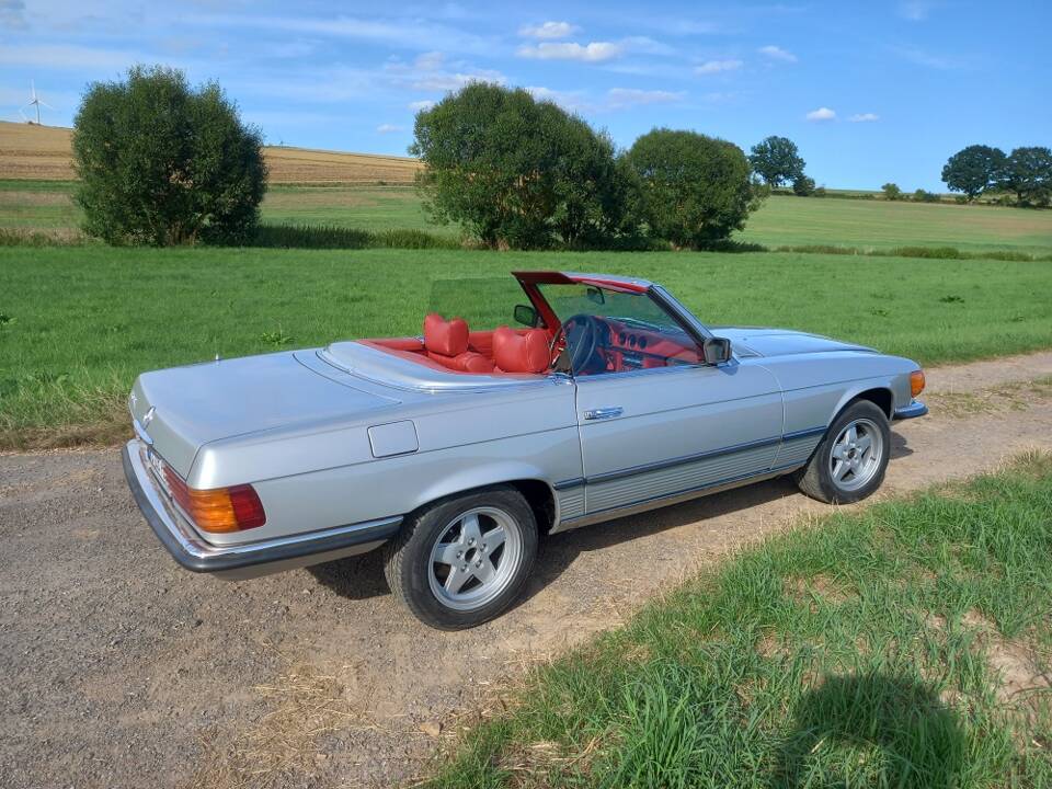 Afbeelding 2/10 van Mercedes-Benz 350 SL (1975)