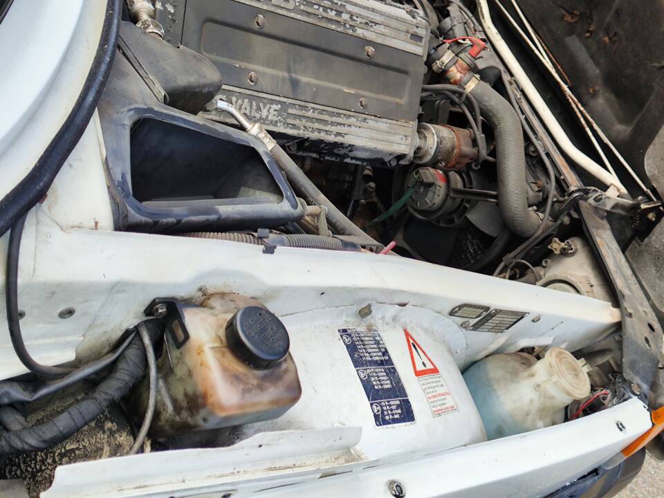 Image 19/20 of Saab 900 2.1 i 16V (1990)