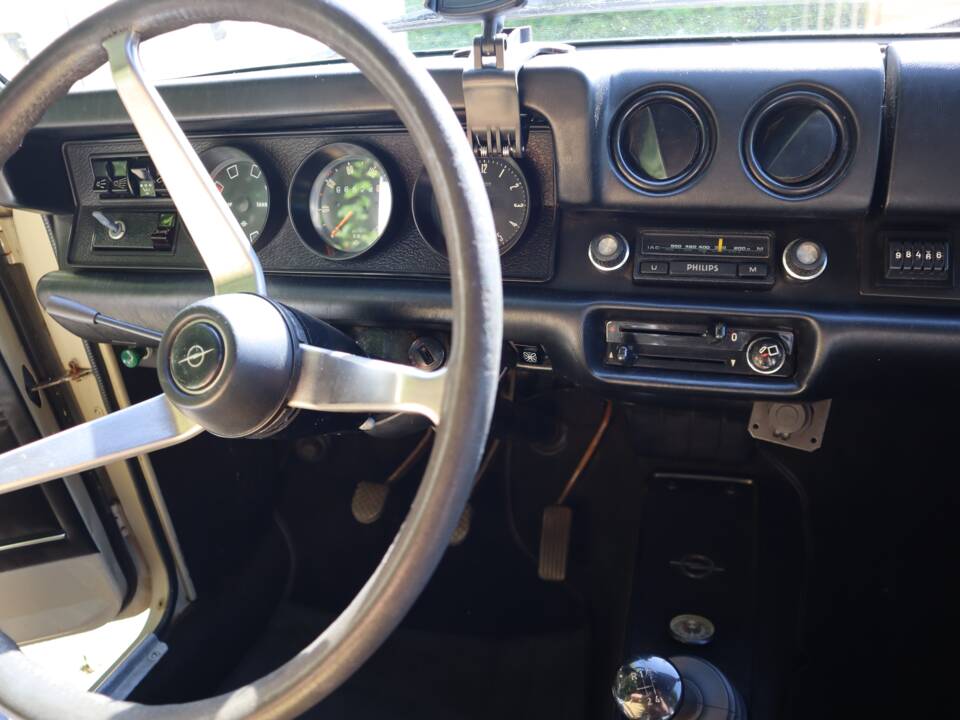 Bild 37/55 von Opel Kadett 1,1 S (1971)