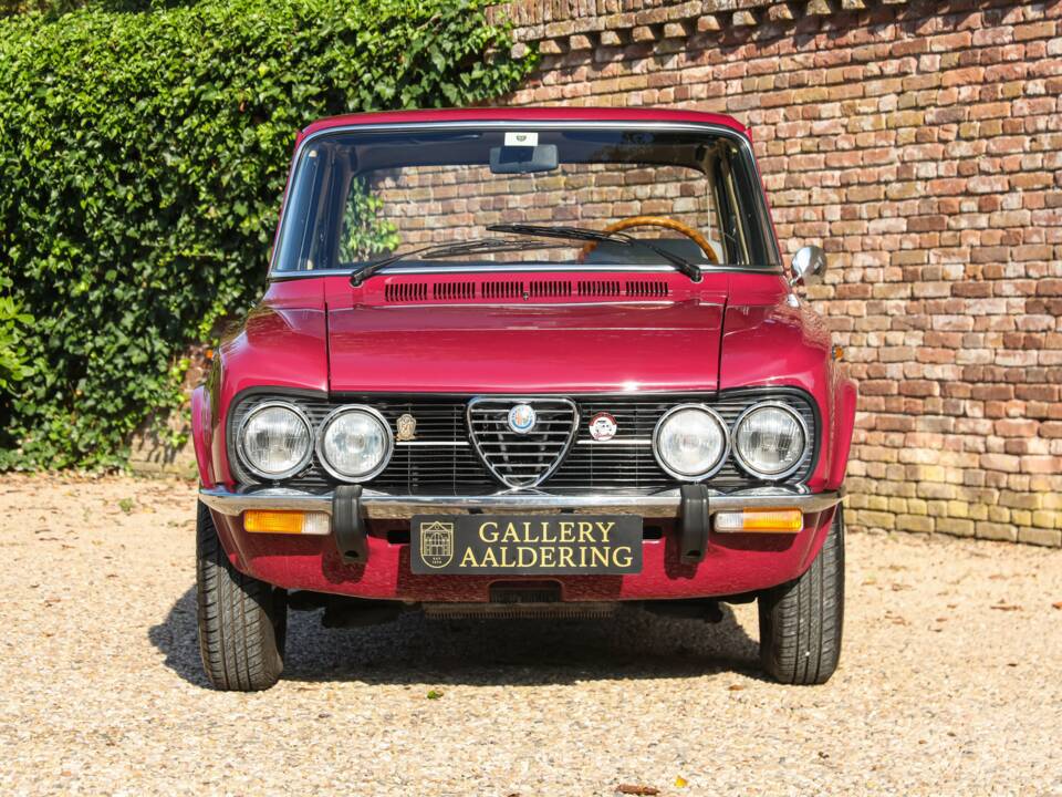 Image 26/50 of Alfa Romeo Giulia Nuova Super 1300 (1975)