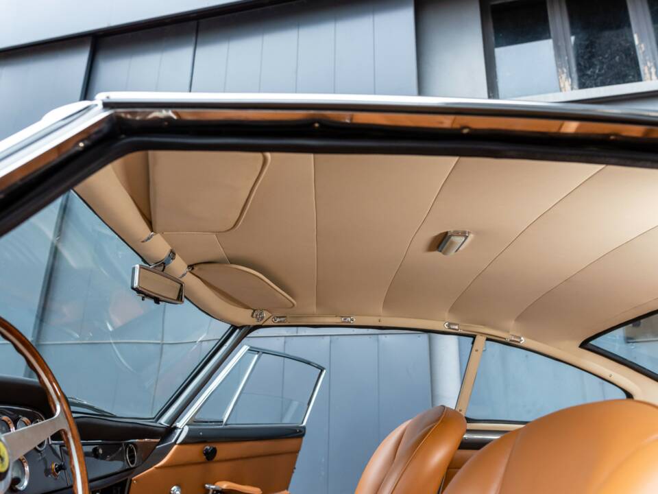 Bild 38/50 von Ferrari 250 GT/E (1963)