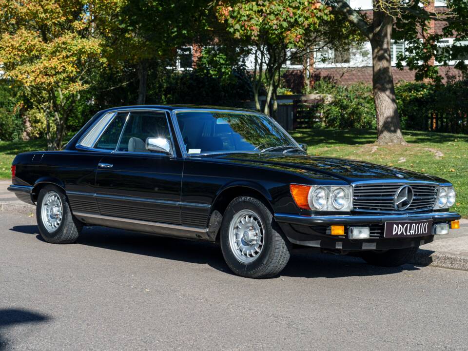 Image 2/26 of Mercedes-Benz 380 SLC (1981)