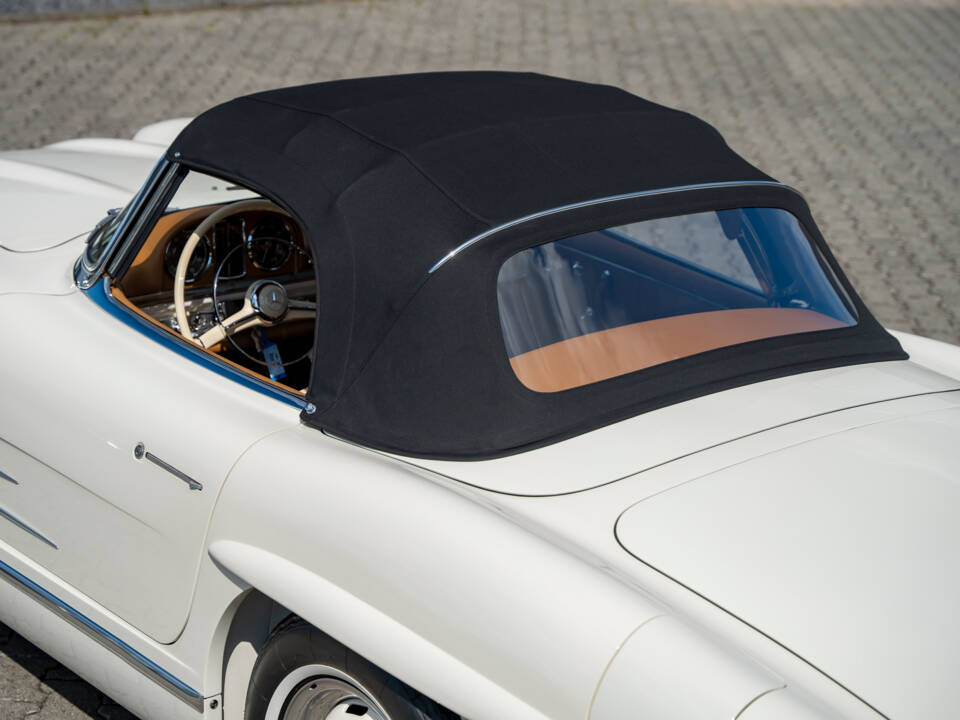 Immagine 14/38 di Mercedes-Benz 300 SL Roadster (1961)