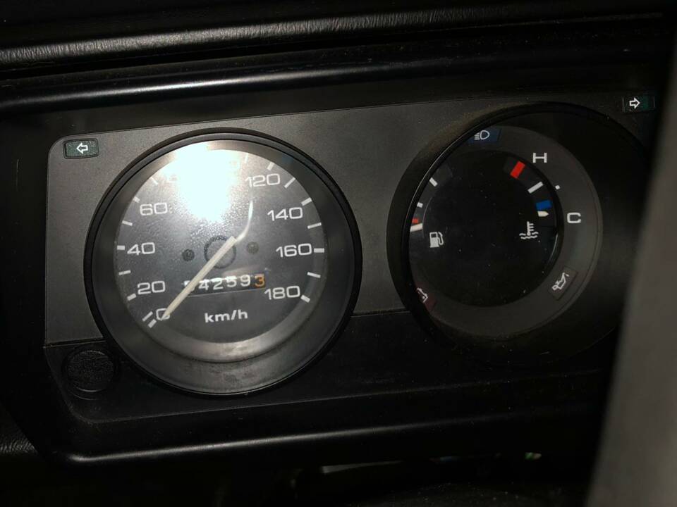 Bild 8/13 von Rover Mini 1.3i (1994)