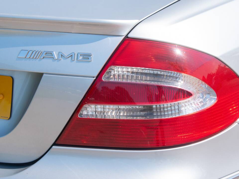 Image 10/50 of Mercedes-Benz CLK 55 AMG (2003)