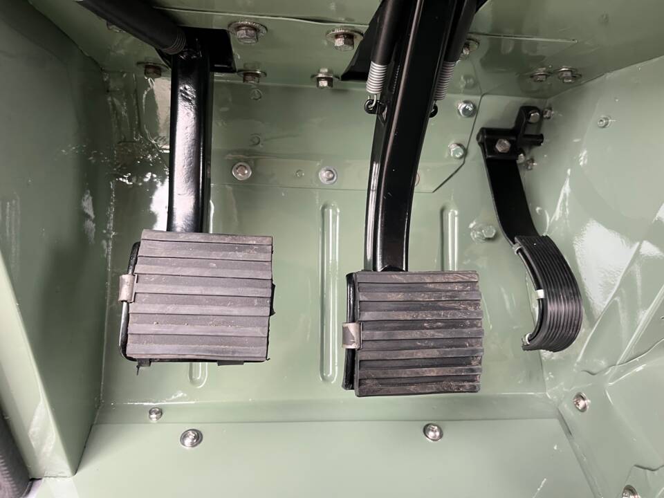 Bild 32/39 von Land Rover 88 (1984)