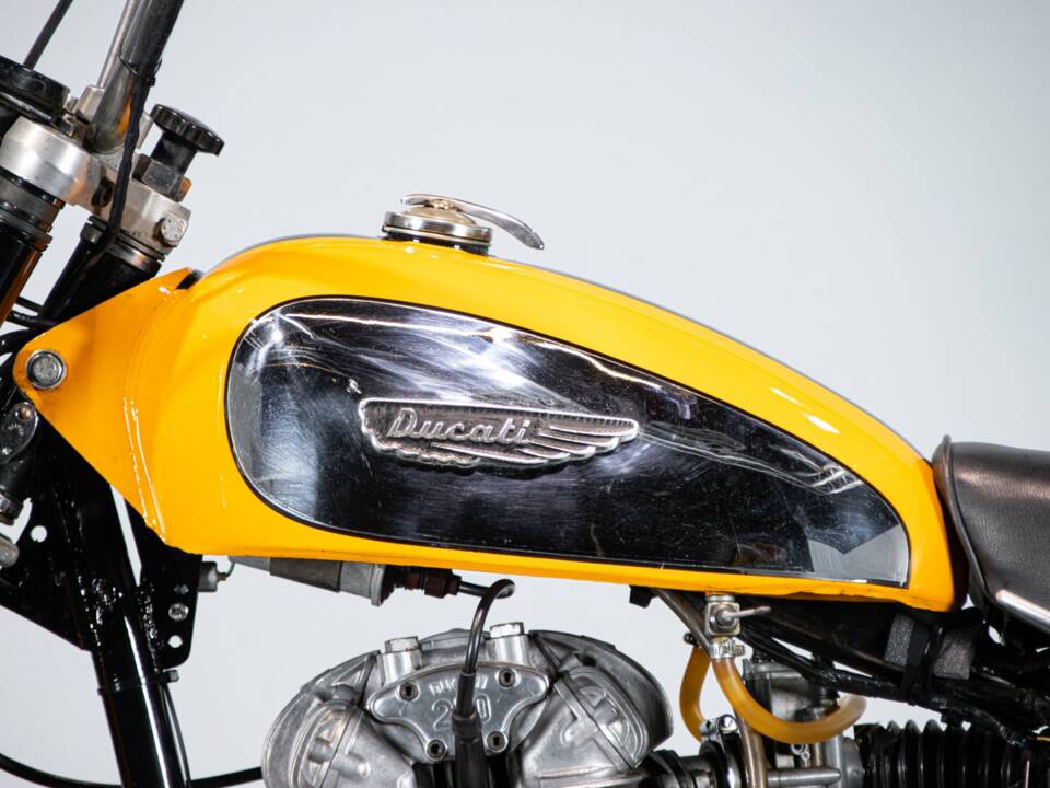 Immagine 19/50 di Ducati 250 Scrambler (1971)