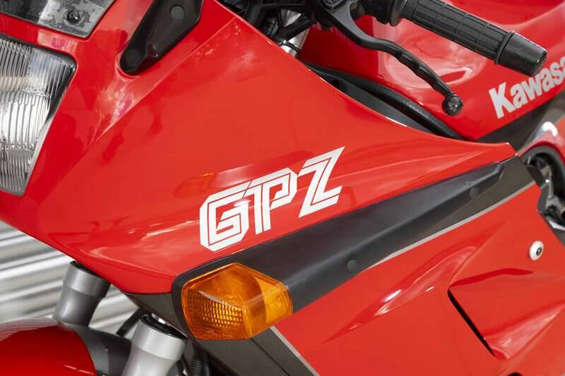 Bild 42/49 von Kawasaki GPz 1000RX (1987)