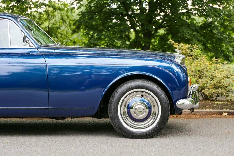 Image 14/49 of Bentley S 3 Continental Flying Spur (1964)