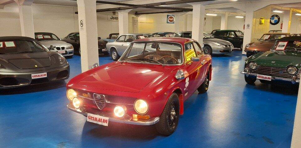 Immagine 31/37 di Alfa Romeo Giulia GT 1300 Junior (1974)