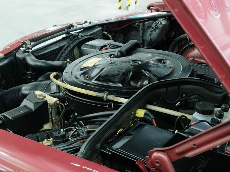 Bild 23/50 von Mercedes-Benz 260 SE (1990)