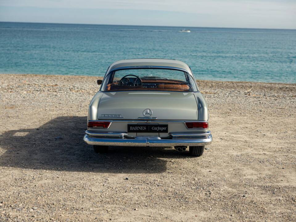 Afbeelding 4/13 van Mercedes-Benz 300 SE (1963)