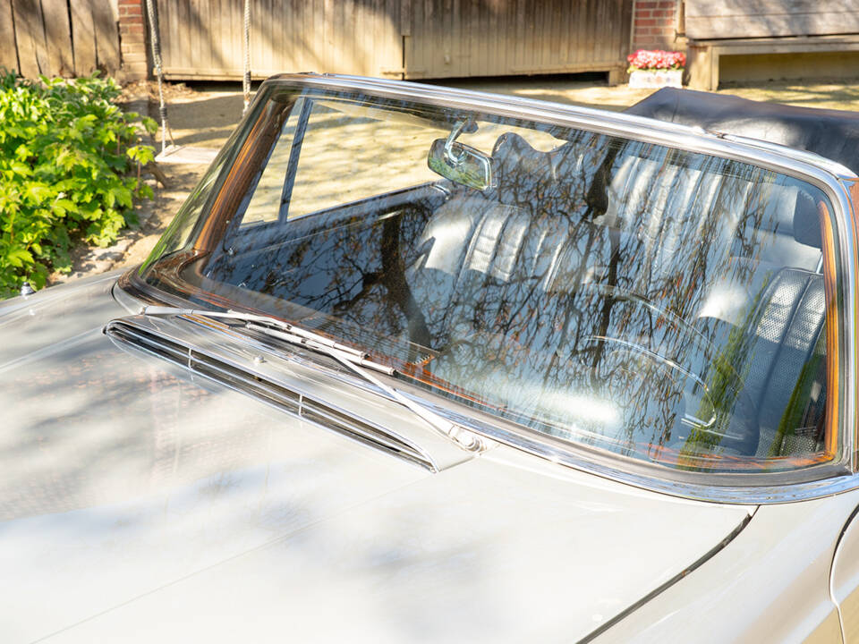 Bild 20/56 von Mercedes-Benz 280 SE (1968)