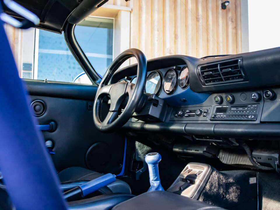 Image 32/49 of Porsche 911 Speedster (1993)