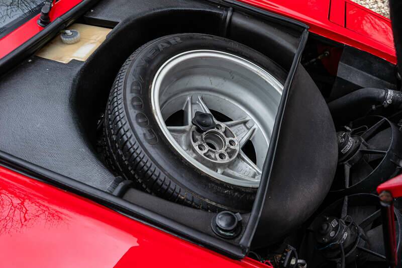 Afbeelding 29/49 van Ferrari 328 GTS (1989)