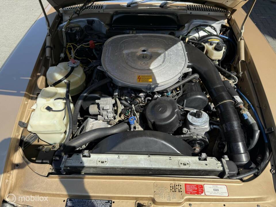 Immagine 24/41 di Mercedes-Benz 560 SL (1986)