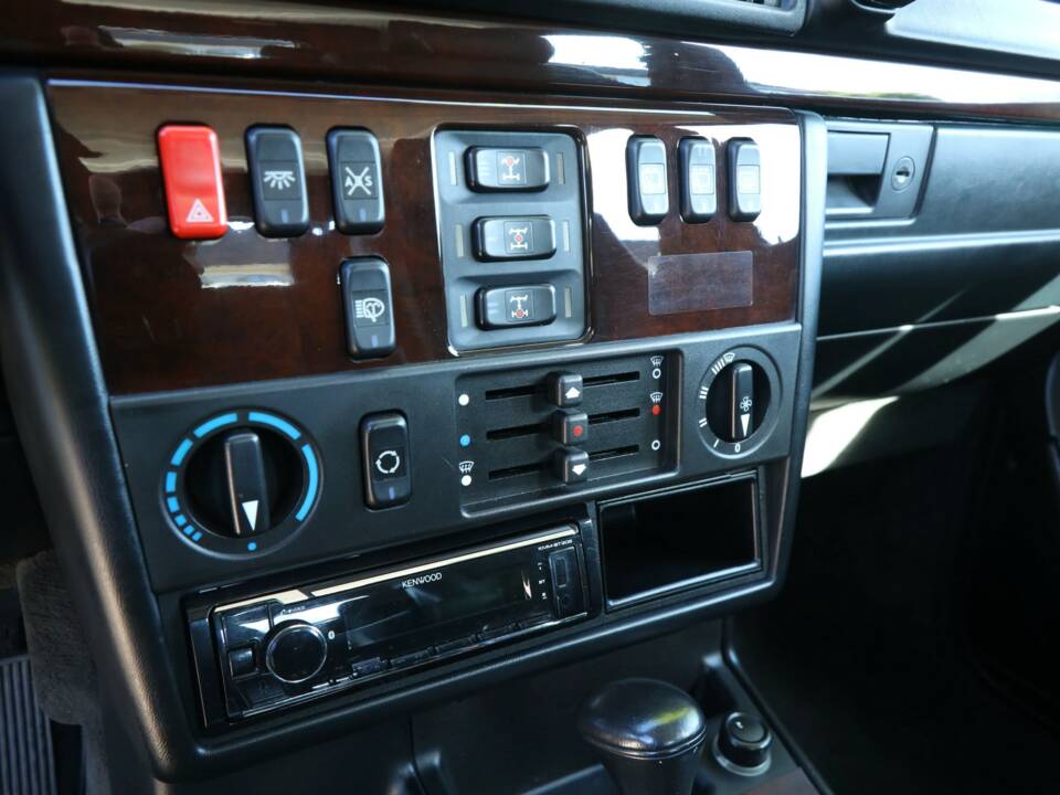 Immagine 17/50 di Mercedes-Benz G 320 (SWB) (1996)