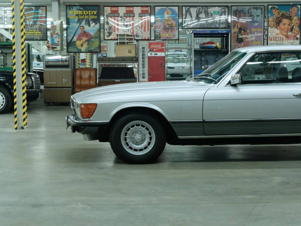 Image 5/50 de Mercedes-Benz 500 SLC (1981)