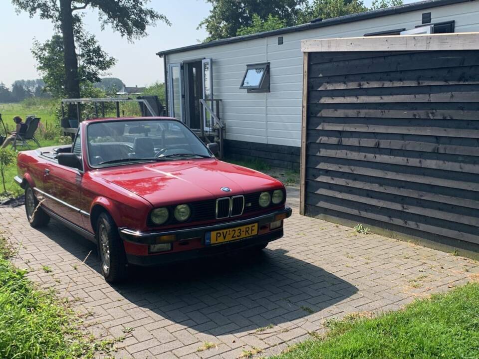 Bild 11/12 von BMW 325i (1986)