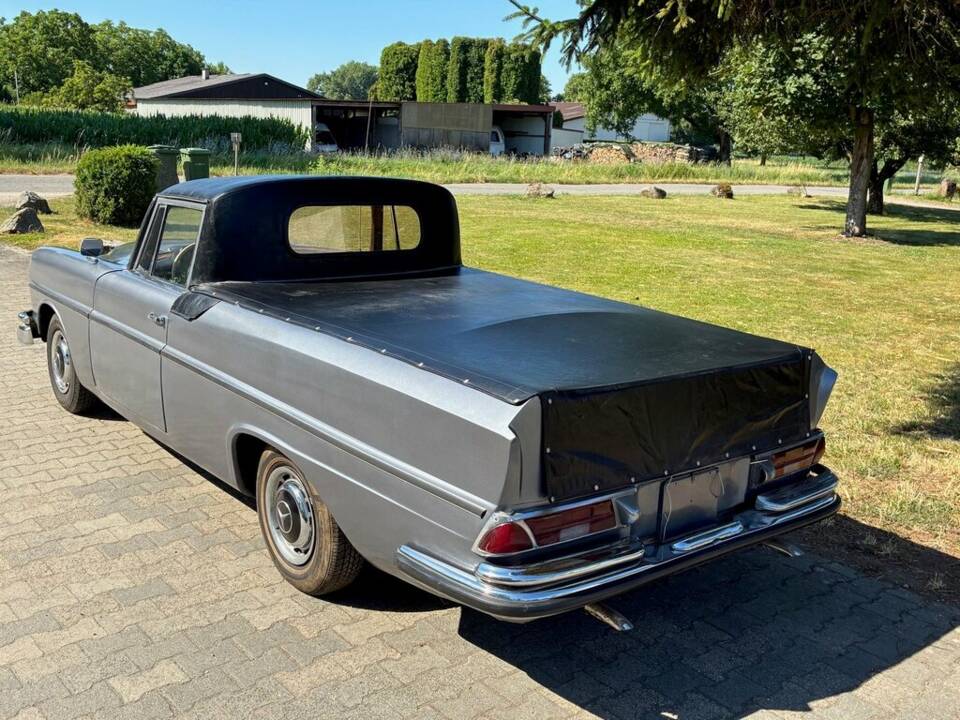 Afbeelding 6/8 van Mercedes-Benz 220 SE b (1963)