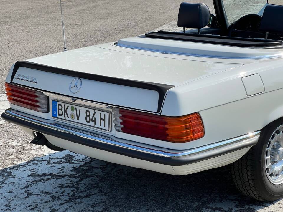 Image 6/28 of Mercedes-Benz 500 SL (1984)