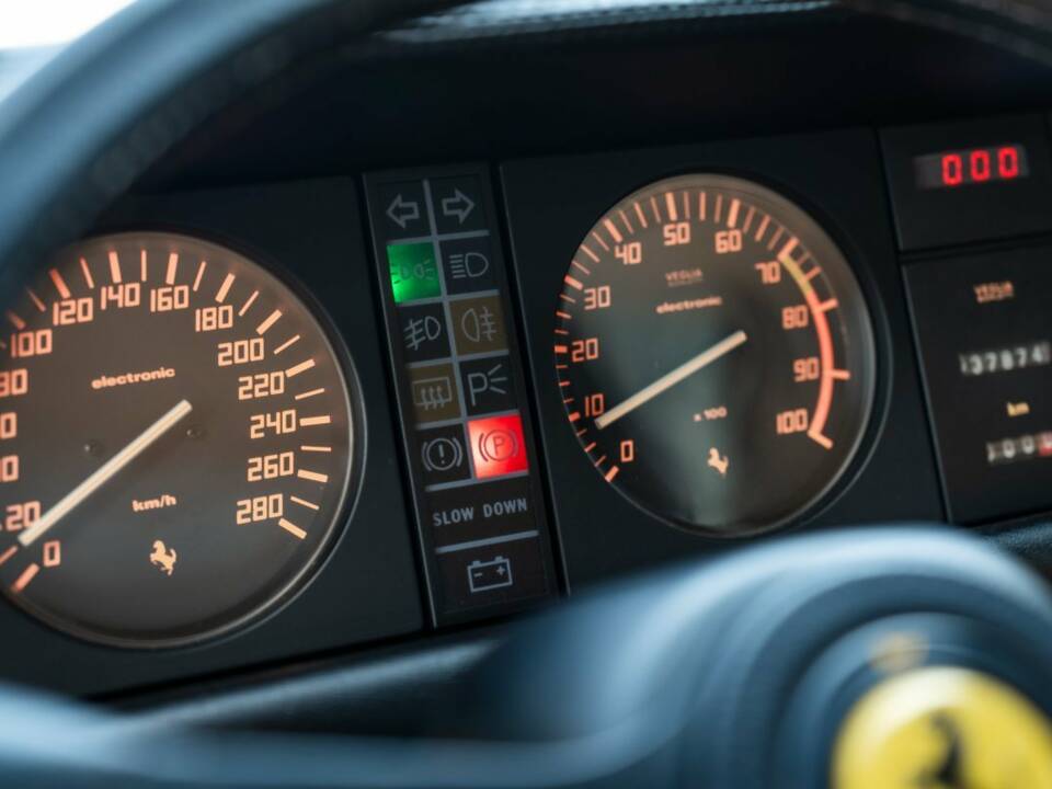 Image 14/15 of Ferrari Mondial 3.2 (1987)