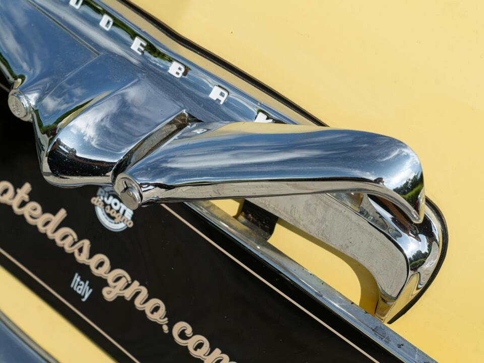 Image 39/50 of Studebaker Champion Regal DeLuxe Convertible (1950)