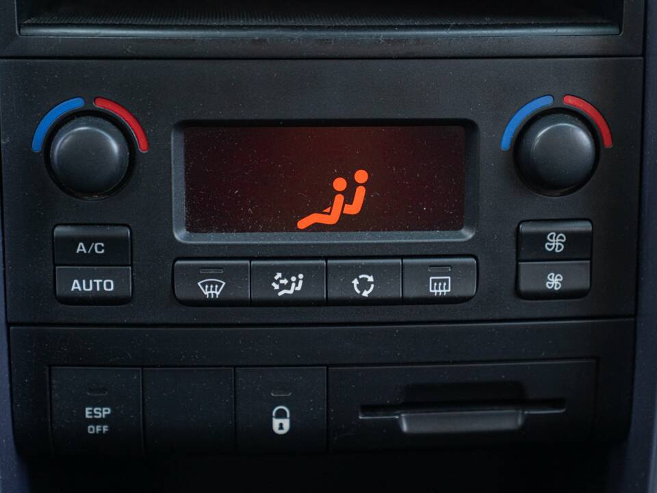 Image 49/50 of Peugeot 207 CC 1.6 VTi (2008)