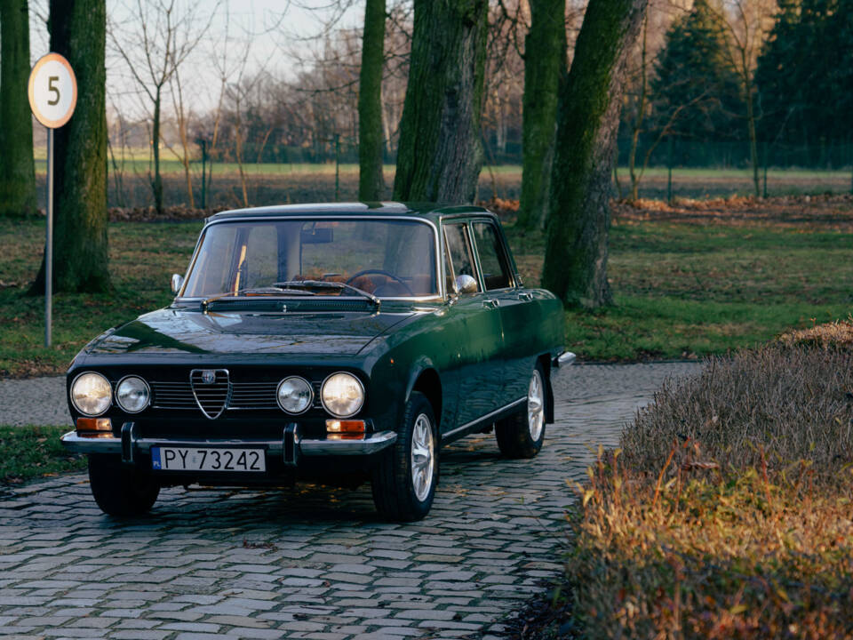 Image 25/78 de Alfa Romeo 1750 Berlina (1970)